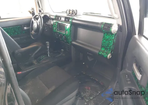 2007 Toyota Fj Cruiser z USA, uszkodzony, nr VIN JTEBU11F370055683